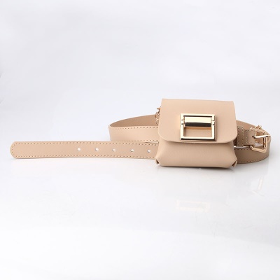 Ceinture femme chaîne dorée avec sac banane en cuir PU