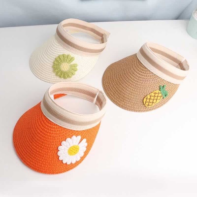 Chapeau de tennis pour femmes avec broderie de satin de paille