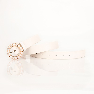 Ceinture pour femmes avec boucle ronde en perles