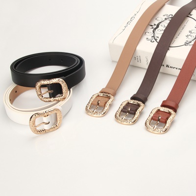 Ceinture pour femmes avec boucle en métal sculpté
