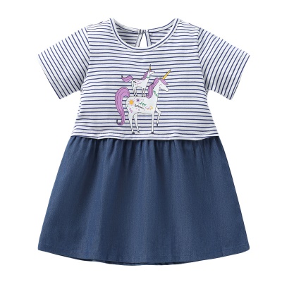 Robe de fille tricotée à rayures de couleur