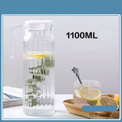 Carafe en verre mince