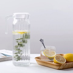 Carafe en verre mince