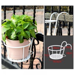 Support de pot de fleurs suspendu en fer forgé
