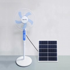 Ventilateur solaire sur pied