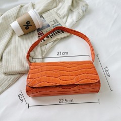 Sac à main avec fermeture en boucle magnétique