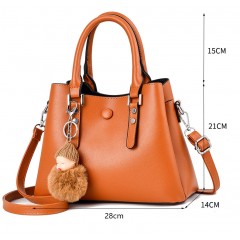 Sac à main et bandoulière femme avec Poupée