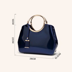 Sac à main en cuir verni lisse et brillant