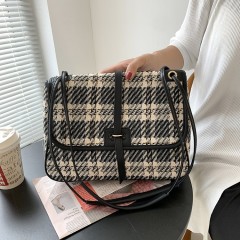 Sacs à bandoulière pour femmes avec rayures à carreaux tressés