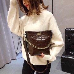 Sac à bandoulière pour femme en cuir synthétique