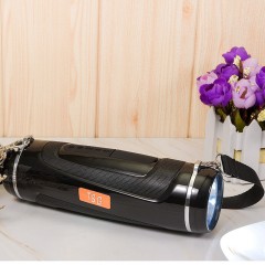 Haut-parleur Bluetooth avec bandoulière et lampe torche