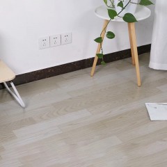 Plaque de revêtement de sol  épais en pvc résistant à l'usure et imperméable à l'eau et au feux