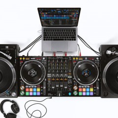 PIONEER DJ DDJ-1000SRT  Contrôleur de lecteur de disque DJ avec quatre canaux