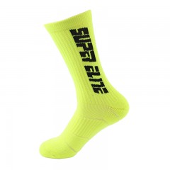 Chaussettes de sport avec lettres fluorescentes