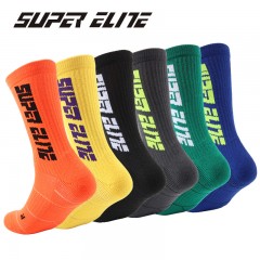 Chaussettes de sport avec lettres fluorescentes