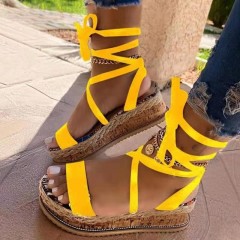 Sandales pour femmes tressées à semelle épaisse avec bretelles