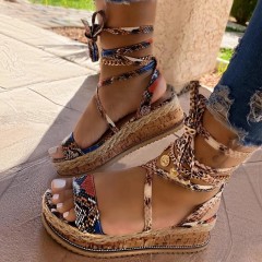 Sandales pour femmes tressées à semelle épaisse avec bretelles