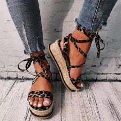 Sandales pour femmes tressées à semelle épaisse avec bretelles