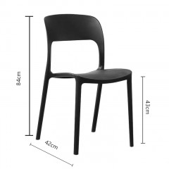 Chaise en plastique simple