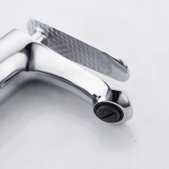 Robinet de lavabo entièrement en cuivre