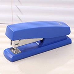 DELI 0425 Agrafeuse compatibale agrafs N°24/6,26/6 capacité 20 feuilles