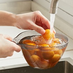 Récipient à eau en plastique épaissi et à long manche