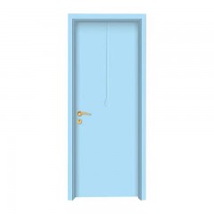 Porte intérieure avec peinture de couleur unie