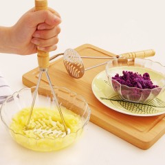 Outil d'ecrasage manuel pour purée de pomme de terre