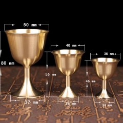 Verre à cocktail couleur dorée