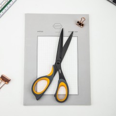 Ciseaux pratiques avec poignée en plastique  75mm