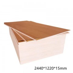Contreplaqué en noyau de bois djarrah stockholm classe E1 5-25mm