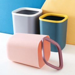 Poubelle en plastique
