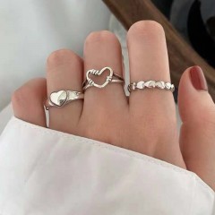 Bague design multi ornements pour main