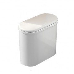 Poubelle en plastique avec couvercle