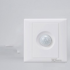 Interrupteur à induction de type 86 à trois fils avec photosensibilité à bande de retard