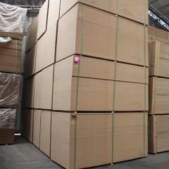 panneau de densité plat et lisse