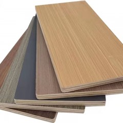 Panneaux multicouches en bois massif