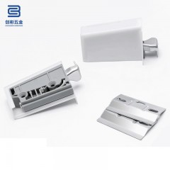 Accessoire  en plastique pour suspension et accrochage des meubles