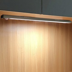 Lumière d'armoire LED  à induction à la chaleur humaine