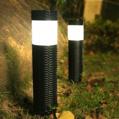 Lampe de pelouse LED solaire pour jardin et cour