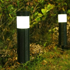 Lampe de pelouse LED solaire pour jardin et cour