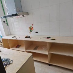 Panneaux multicouches en bouleau blanchi