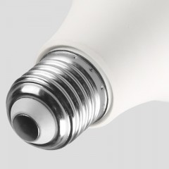 Ampoule LED super lumineuse et économe en énergie domestique