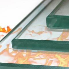 Verre ignifuge, résistance aux hautes températures, haute transparence