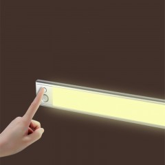 Éclairage d'armoire LED rechargeable