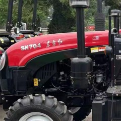 Tracteur agricole 4 roues motrices