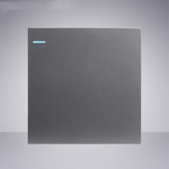 Intérrupteur  gris de chambre à coucher