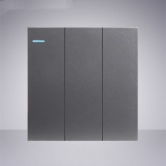 Intérrupteur  gris de chambre à coucher