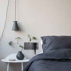 Intérrupteur  gris de chambre à coucher