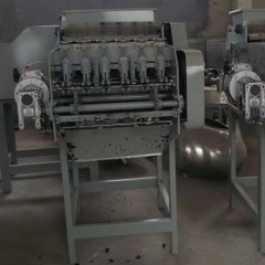 Machine à  décortiquer des noix de cajou multifonctionnel
